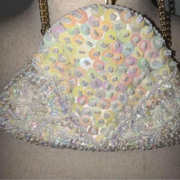 Handmade Sequins Embellished Kiss Lock Statement Evening Bag - Picture 5 of 7